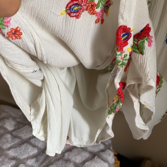 Urban Outiftters Jemma-Belle Embroidered Romper - Picture 5 of 8